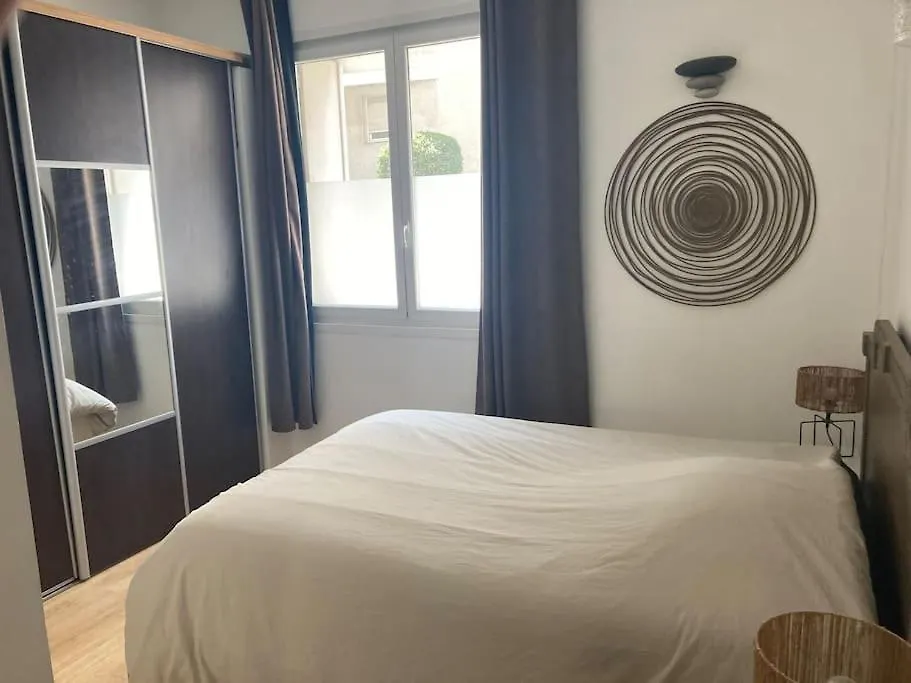 T2 Jardin Vauban Vieux Port Apartment Marseille 0*,  France